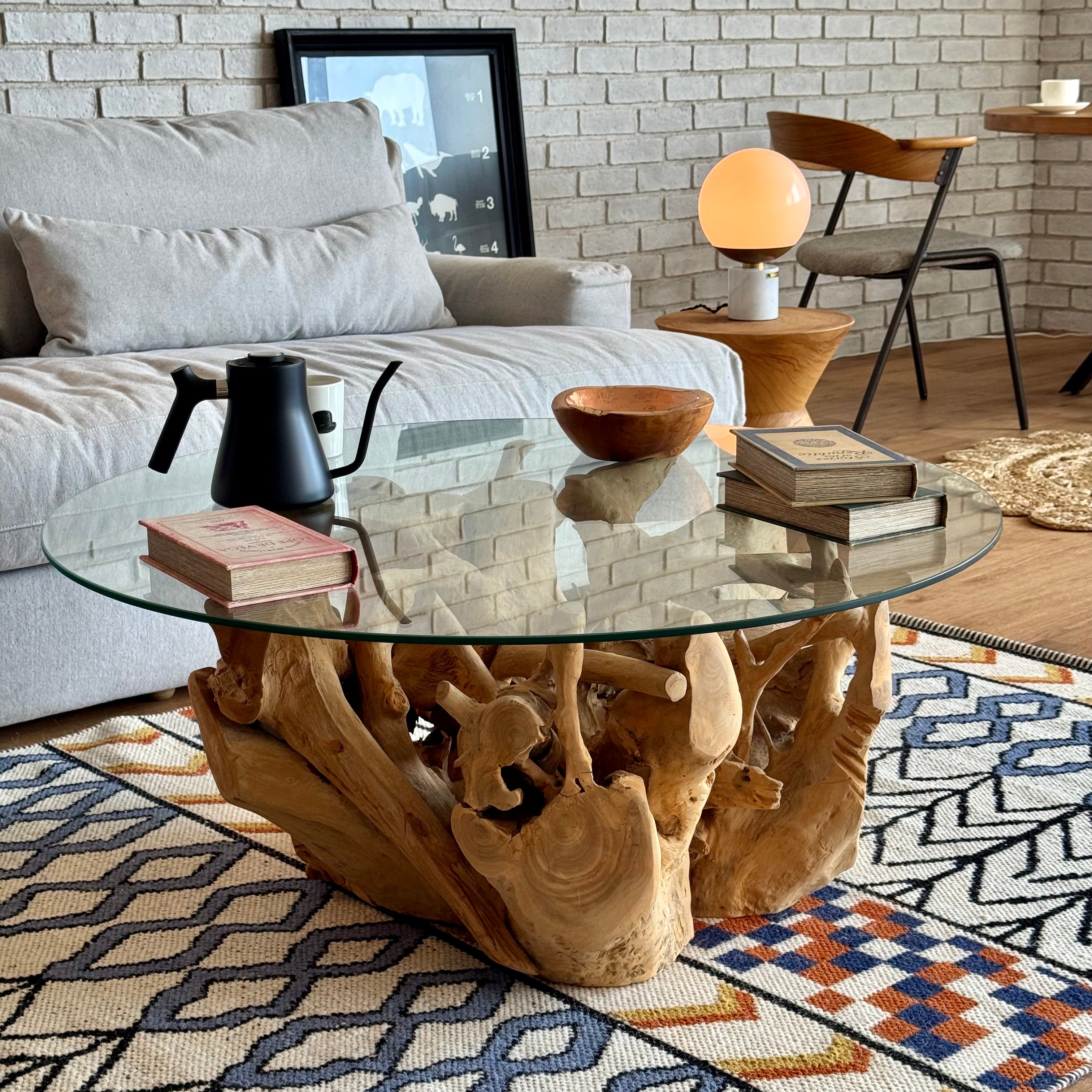 素材の造形で奥行きをつくる|TOOR COFFEE TABLE/dareels