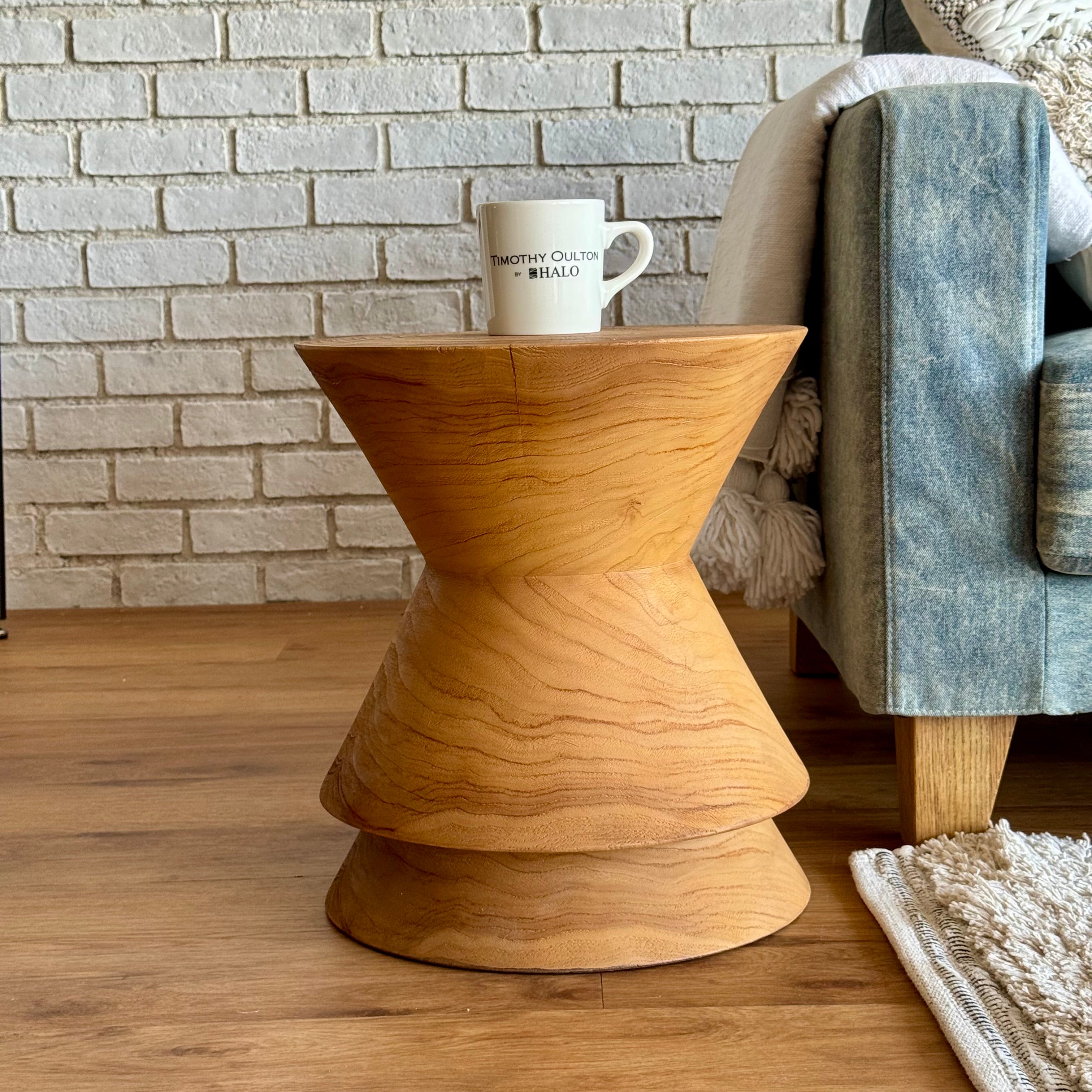 自然がつくる、静かなアクセント|DIAVOLO STOOL/dareels