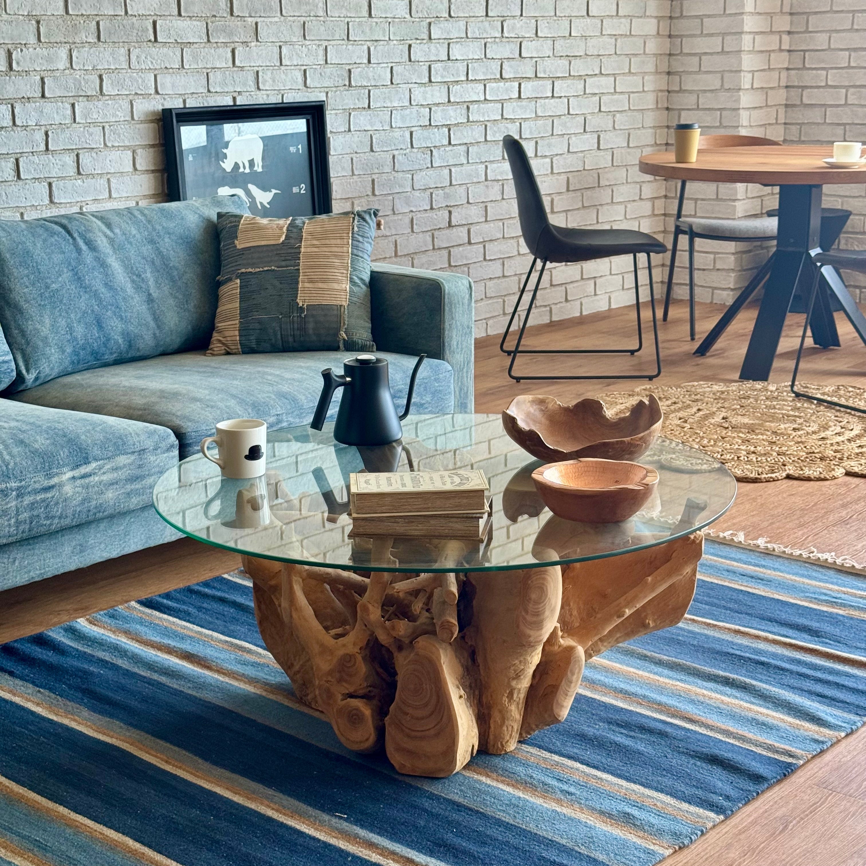 静けさと造形が、暮らしを整える|TOOR COFFEE TABLE/dareels