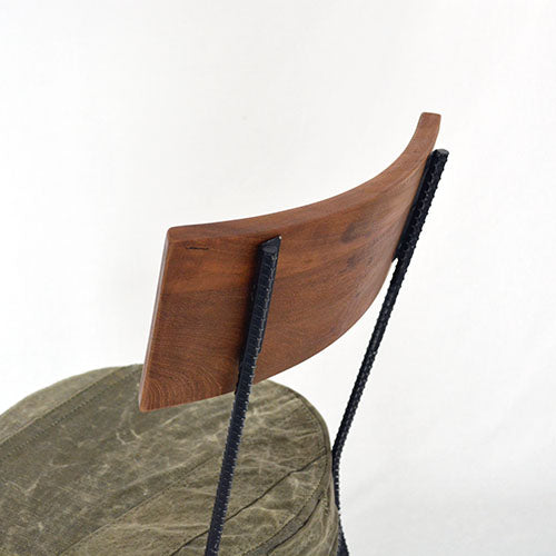 男前な顔付きになりました。d-Bodhi CAMPAGNA CHAIR BK MILITARY US