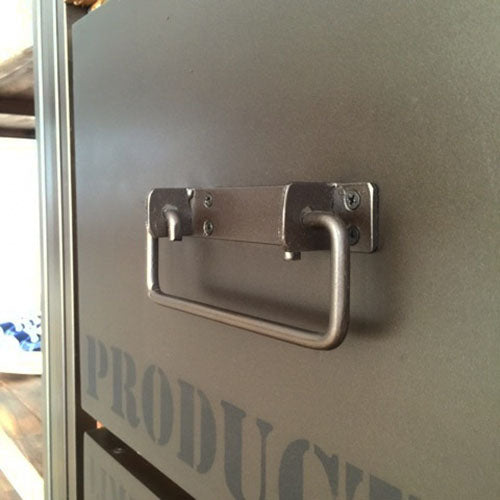 見せる収納、隠す収納、コレ一台で楽しめます。d-BODHI FERUM INDUSTRIAL 3DRAWERS SHELF