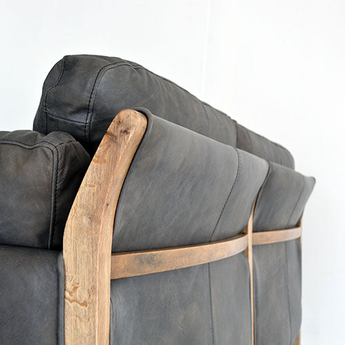 「後姿」もカッコいい。 / HALO LOFFEE 2P SOFA