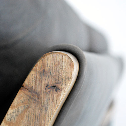 「後姿」もカッコいい。 / HALO LOFFEE 2P SOFA