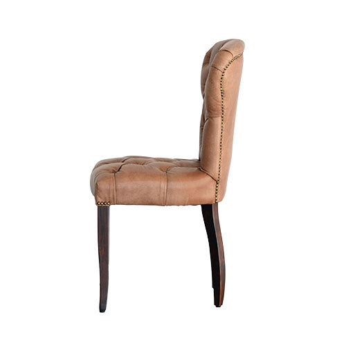 キャメルが上品、チェスターチェア HALO CHESTER CHAIR TINOSSI CAMEL