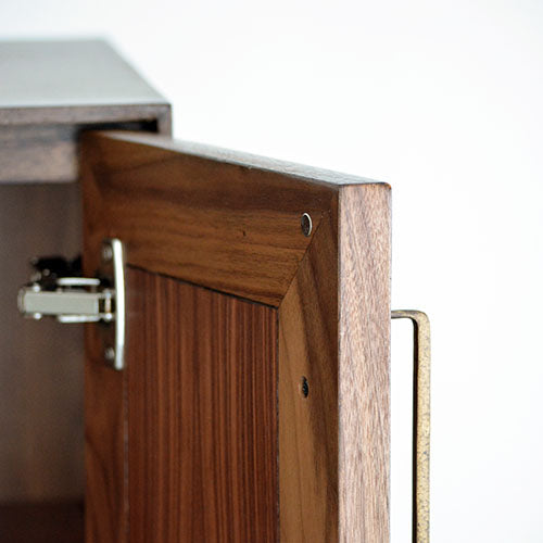 アクセサリーを楽しむように bina EVANS CABINET