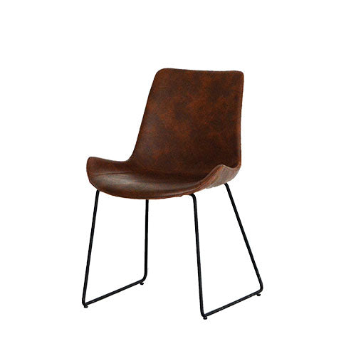 このフィット感に驚きを隠せない。/ a.depeche PUNISH wing chair LBR
