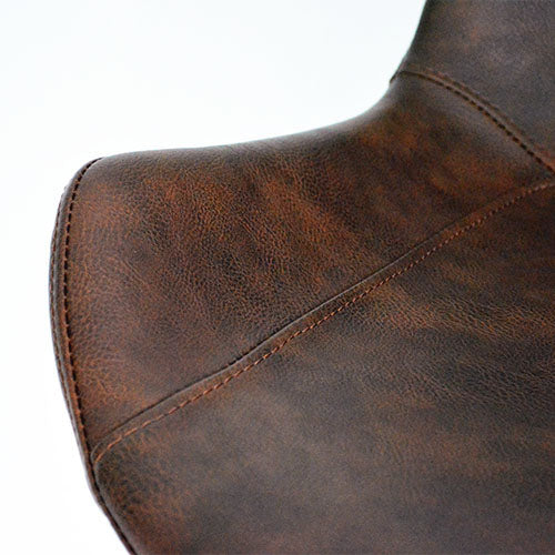 このフィット感に驚きを隠せない。/ a.depeche PUNISH wing chair LBR