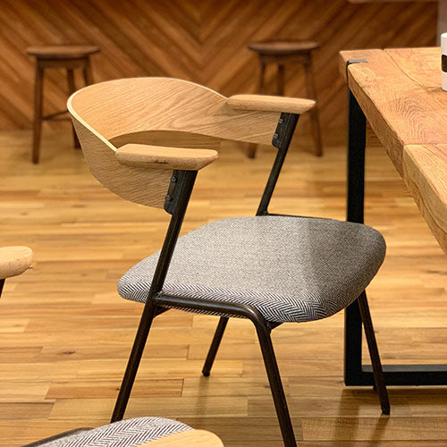 自動で笑顔になる。 / a.depeche danis short arm chair NT-CGY