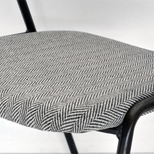 木と鉄の密接な関係。/ a.depeche danis short arm chair BR-CGY