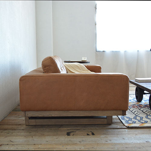 今宵、最高の一本に出会いました。HALO FROSTER SOFA