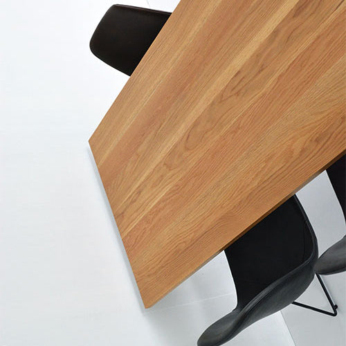 シルエットの美しさで勝負しよう。/ a.depeche splem table PUNISH chair