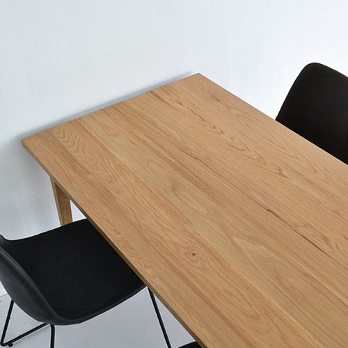 このバランス絶妙です。/ a.depeche solo table PUNISH chair