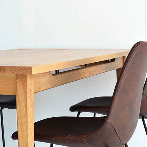 このバランス絶妙です。/ a.depeche solo table PUNISH chair