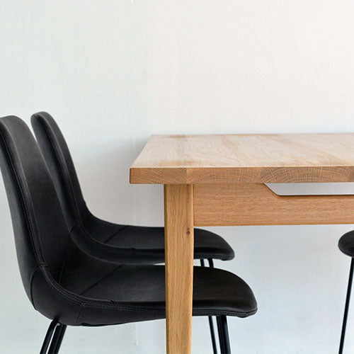 このバランス絶妙です。/ a.depeche solo table PUNISH chair