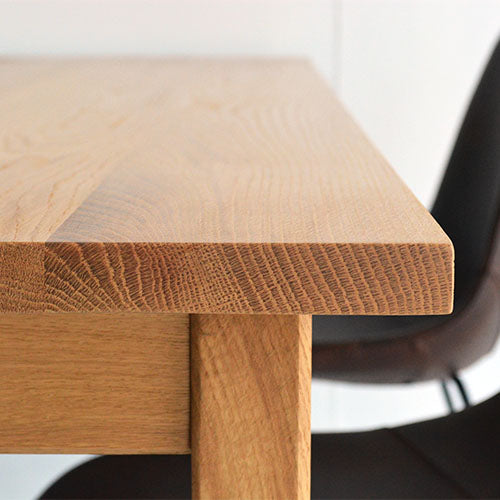 このバランス絶妙です。/ a.depeche solo table PUNISH chair
