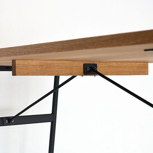 シャープな姿に心掴まれて。/ a.depeche splem dining table 1600