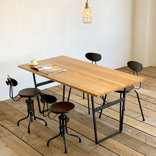 シャープな姿に心掴まれて。/ a.depeche splem dining table 1600