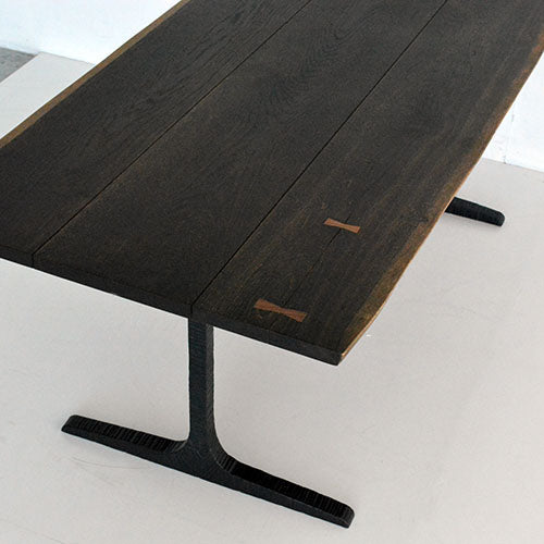 無垢材×黒脚で空間を引き締める 180cmダイニングテーブル|T-LEG DINING TABLE/SQUARE ROOTS