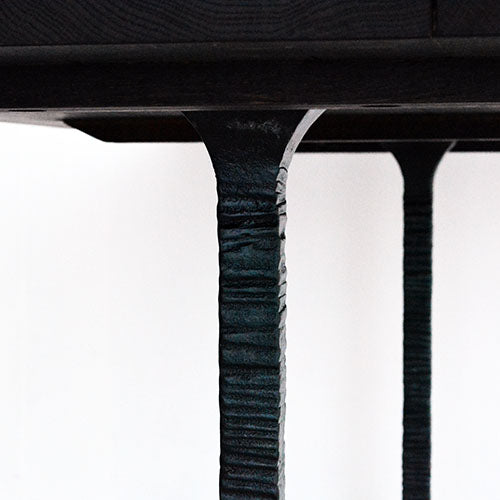 無垢材×黒脚で空間を引き締める 180cmダイニングテーブル|T-LEG DINING TABLE/SQUARE ROOTS