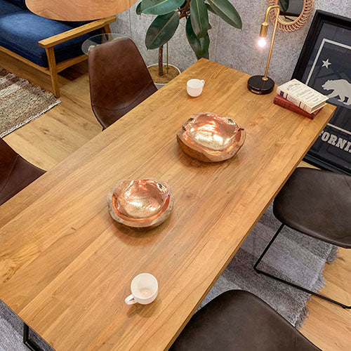 センスも気分もアゲていこう。 / dareels YE 160 DINING TABLE