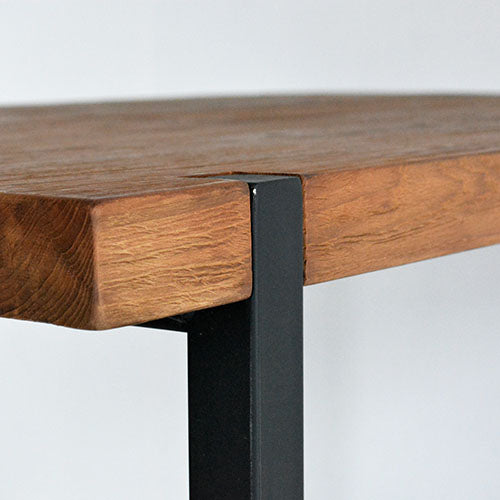 コンパクトでインパクト。/ d-Bodhi CELEBES DININGTABLE W140