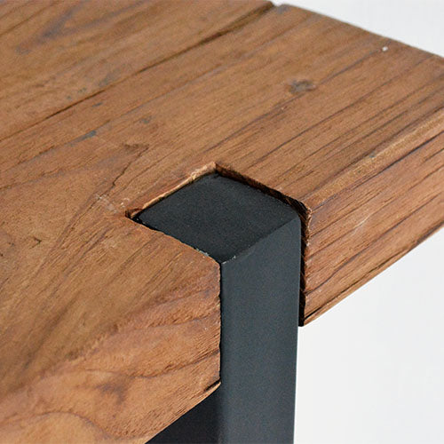 コンパクトでインパクト。/ d-Bodhi CELEBES DININGTABLE W140