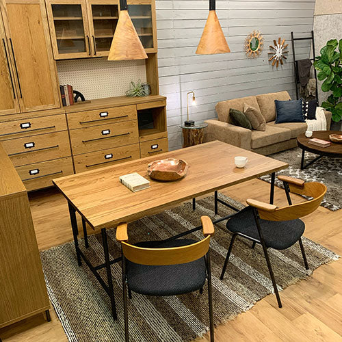 BYRON DINING TABLE 1500 MBR/BEACH FURNITURE|使用イメージ(収納背景)|ホワイトオーク無垢材天板×黒スチール脚