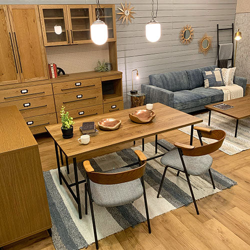 BYRON DINING TABLE 1500 MBR/BEACH FURNITURE|使用イメージ(別角度・LDK)|ホワイトオーク無垢材天板×黒スチール脚