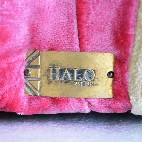 細かなところも抜かり無く、HALO BENSINGTON S SQ STOOL