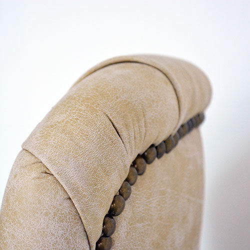 珍しい色に出会いました!! HALO CHESTER CHAIR GALATA SAVVIA W.OAK