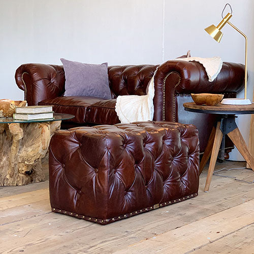 チェスターフィールドでシックに決める。HALO KENSINGTON 2P SOFA BT
