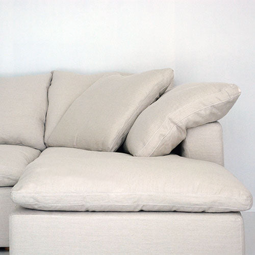 LUSCIOUS シェーズ座面寄り(ゆったり奥行きとクッション構成)