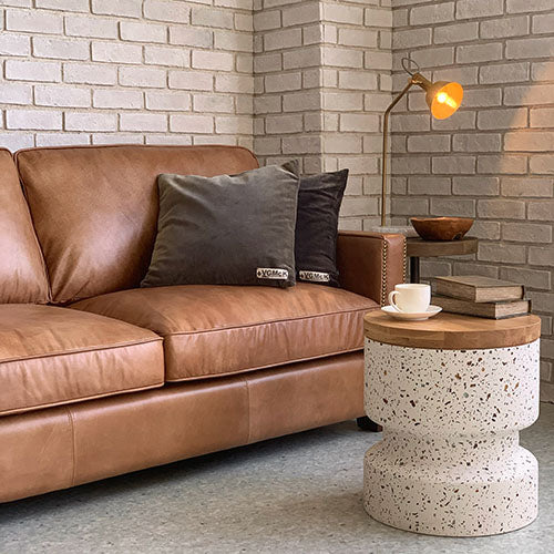 品良くまとめるイギリスモダン。 HALO NEWCOUNTHENRY SOFA