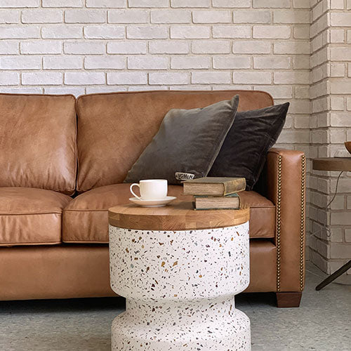 品良くまとめるイギリスモダン。 HALO NEWCOUNTHENRY SOFA
