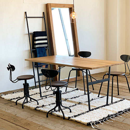シャープな姿に心掴まれて。/ a.depeche splem dining table 1600