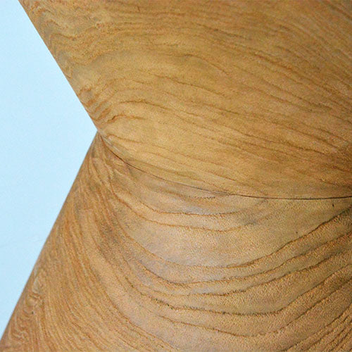 DIAVOLO STOOL NT/dareels|チーク古材の木目と曲線|一点ものの表情(アップ)