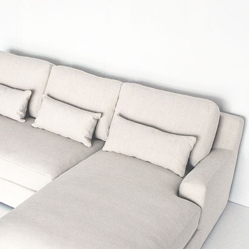 座りながら寝ているソファ。 / HALO PANAMA CHAISE LOUNGE SOFA RHF
