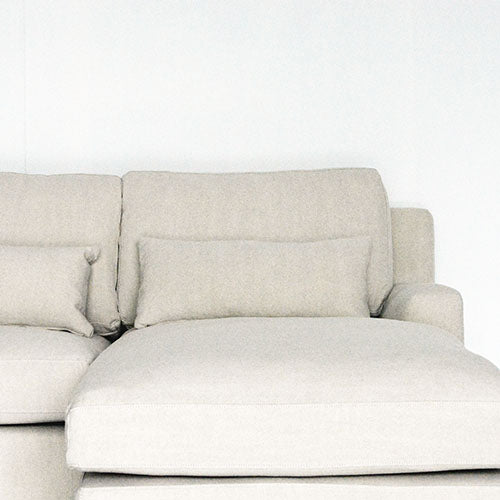 座りながら寝ているソファ。 / HALO PANAMA CHAISE LOUNGE SOFA RHF