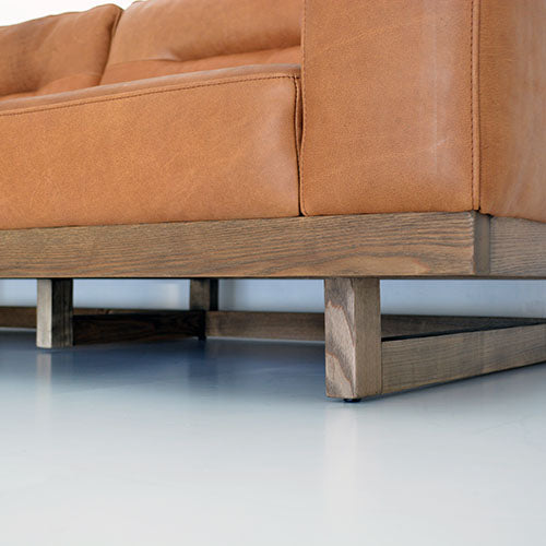 ビンテージ×ラグジュアリーな世界をお届け。 HALO FROSTER SOFA