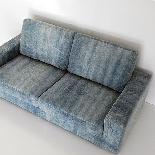 上から見たBAY SOFA 72 デニムブルー、座面の広さと背クッション配置が分かる