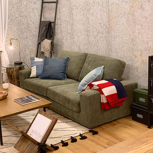 座るだけじゃ、もったない。 / BEACH FURNITURE / BAY SOFA 72 CORDUROY KHAKI