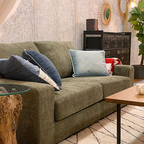 BAY SOFA 72 CORDUROY KHAKI/BEACH FURNITURE|使用イメージ(ソファ+サイドテーブル/斜め)