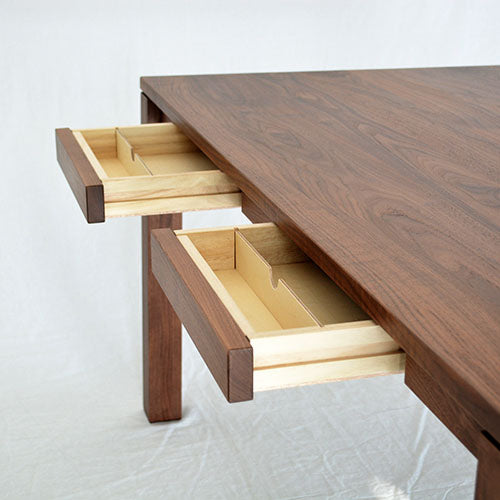 ウォールナットテーブルの引き出し付、ここにあります。 / Leaves Walnut