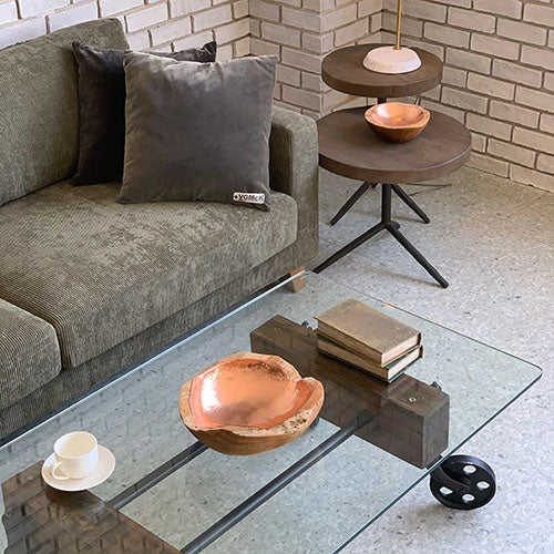 BAY SOFA 83(コーデュロイ/カーキ)|使用イメージ(テーブル俯瞰/器と本)|W200×D95×H75×SH40