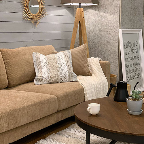 BAY SOFA 83(コーデュロイ/キャメル)|使用イメージ寄り(座面・クッションとテーブル)|W200×D95×H75×SH40