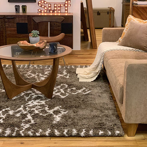 BAY SOFA 83(コーデュロイ/キャメル)|使用イメージ(ラグ・テーブル脚まわり)|W200×D95×H75×SH40