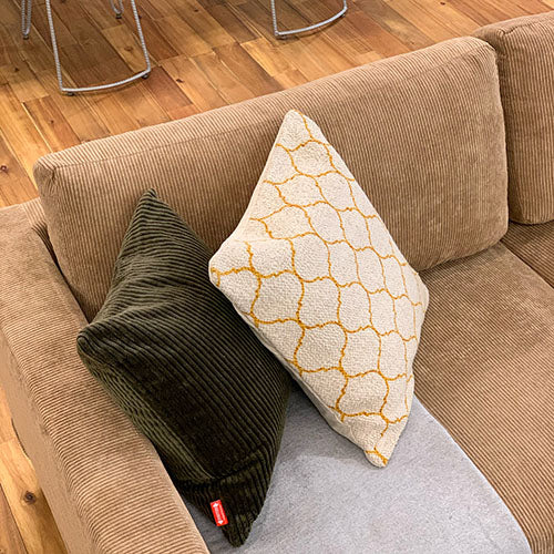 BAY SOFA 83(コーデュロイ/キャメル)|クッションコーデ(アクセントクッション寄り)|W200×D95×H75×SH40