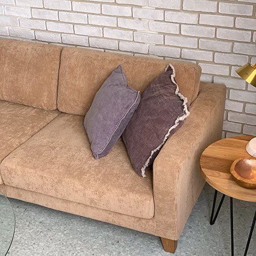 BAY SOFA 83(コーデュロイ/キャメル)|使用イメージ正面寄り(クッション2個)|W200×D95×H75×SH40