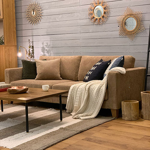BAY SOFA 83(コーデュロイ/キャメル)|使用イメージ(壁面ディスプレイ/ミラー装飾)|W200×D95×H75×SH40