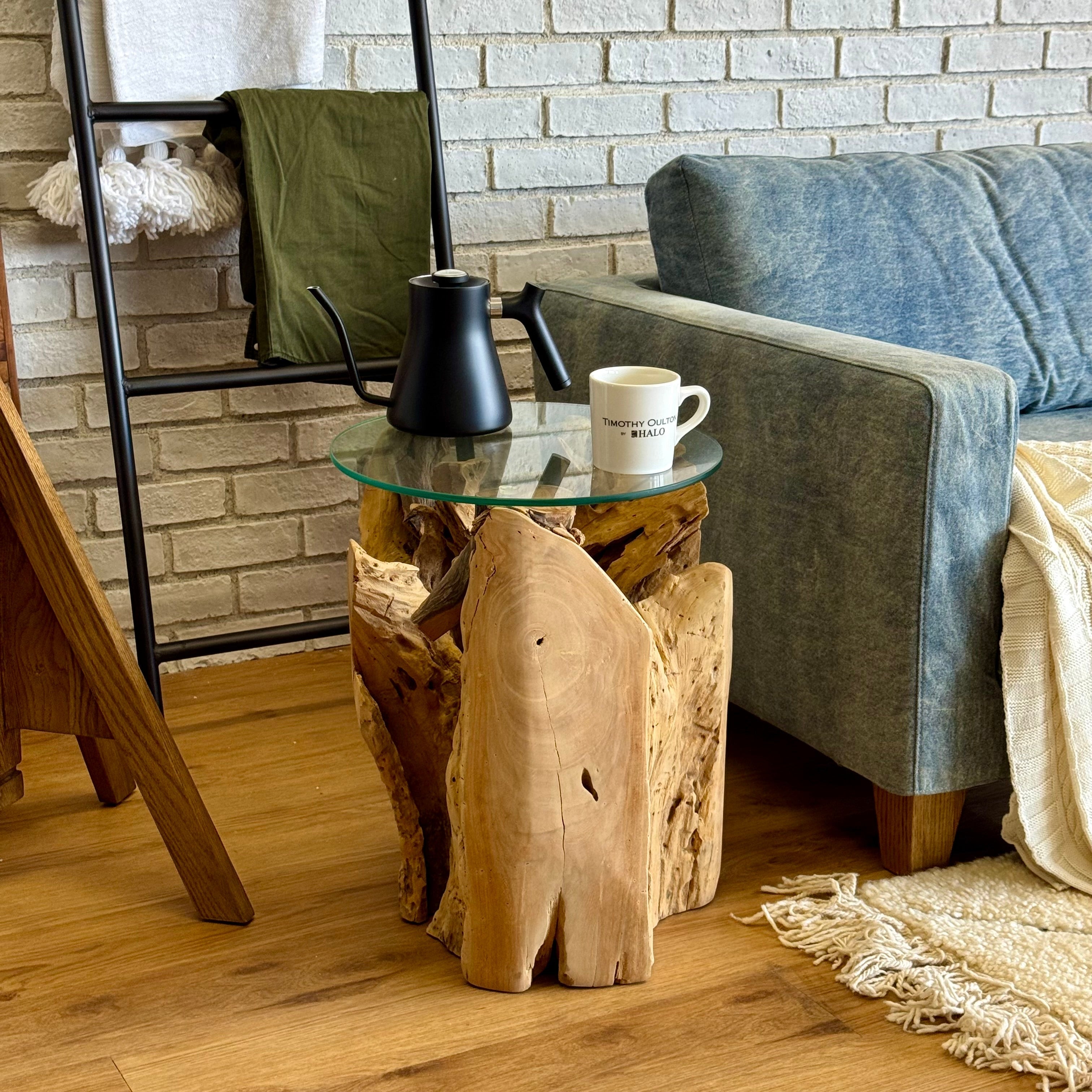 小さなテーブルで朝を整える｜TOOR SIDE TABLE／dareels